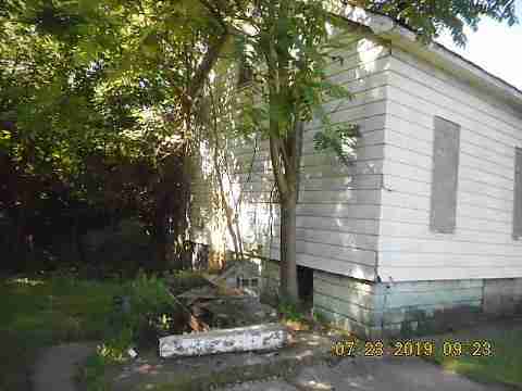 8956 Isham (8)_m.jpg